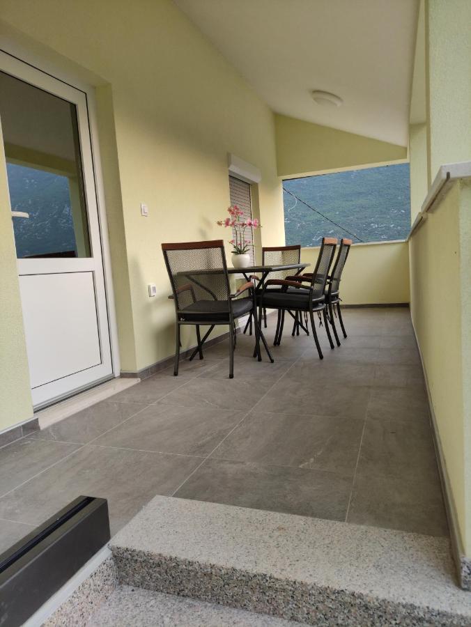 Mira 2 Apartman Zagvozd Kültér fotó